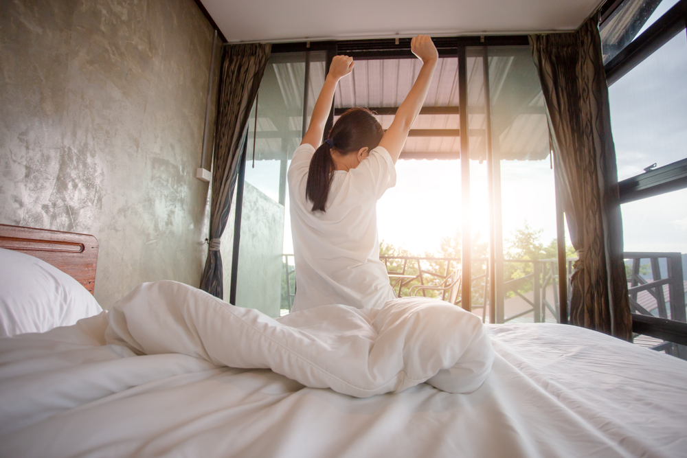 Manfaat Rutin Bangun Tidur di Pagi Hari untuk Kesehatan Tubuh